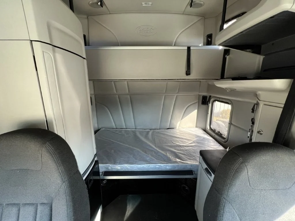 2021 Peterbilt 579 - image 11