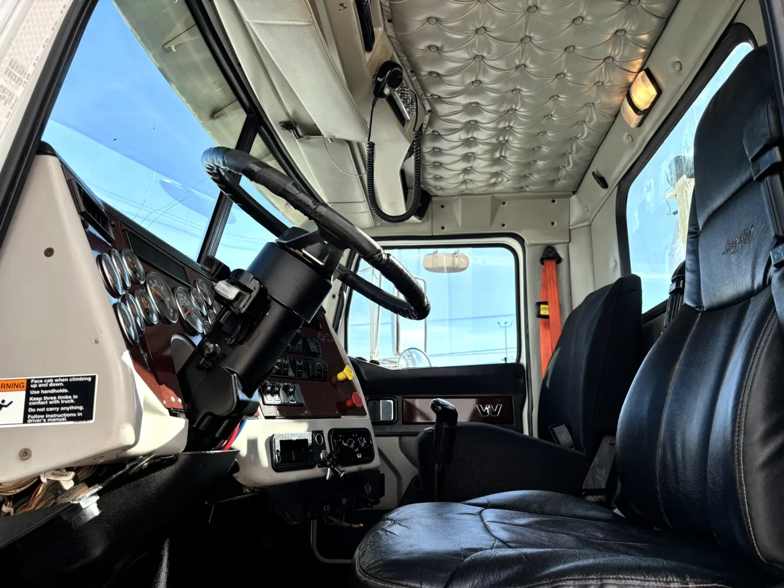 2015 Western Star 4900 in Hutchins, TX — photo 14