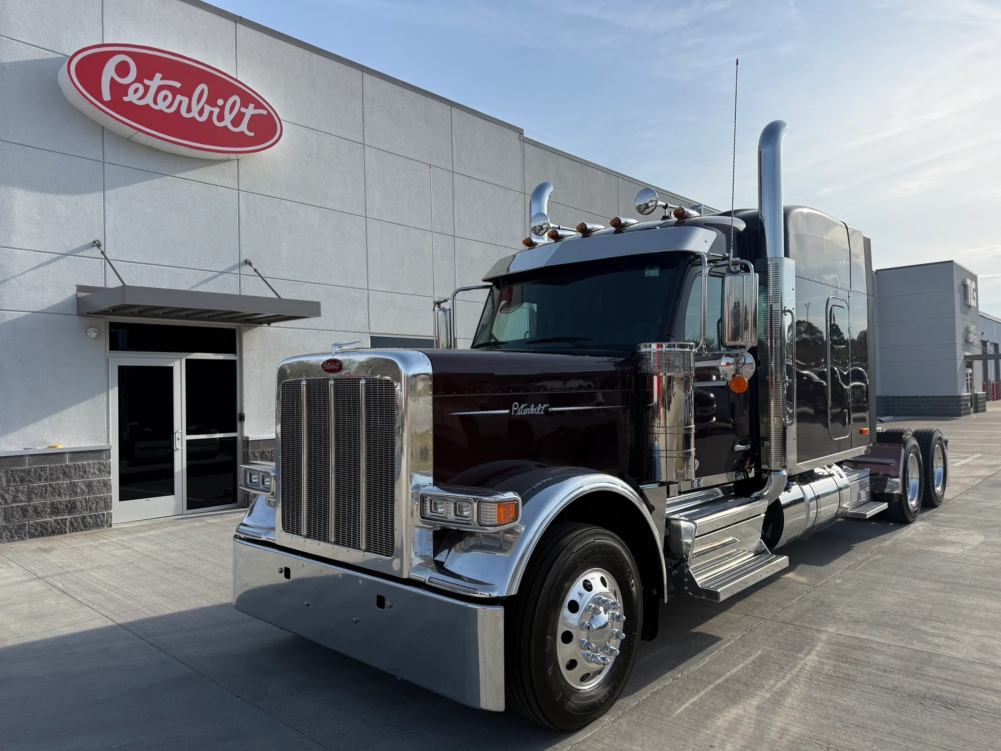 2027 Peterbilt 589 in Lowell, AR