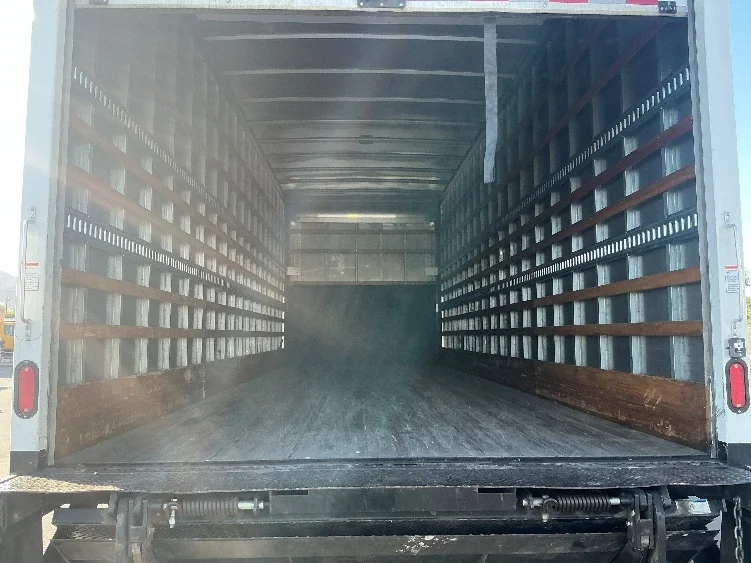 2020 International MV - image 8