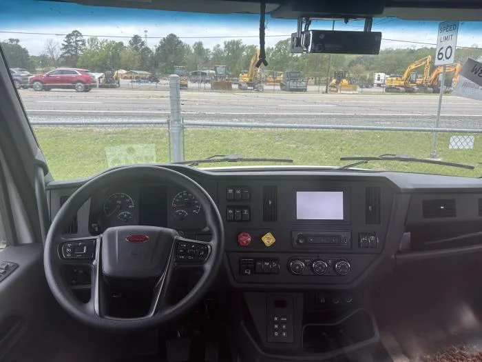 2026 Peterbilt 536 — photo 10