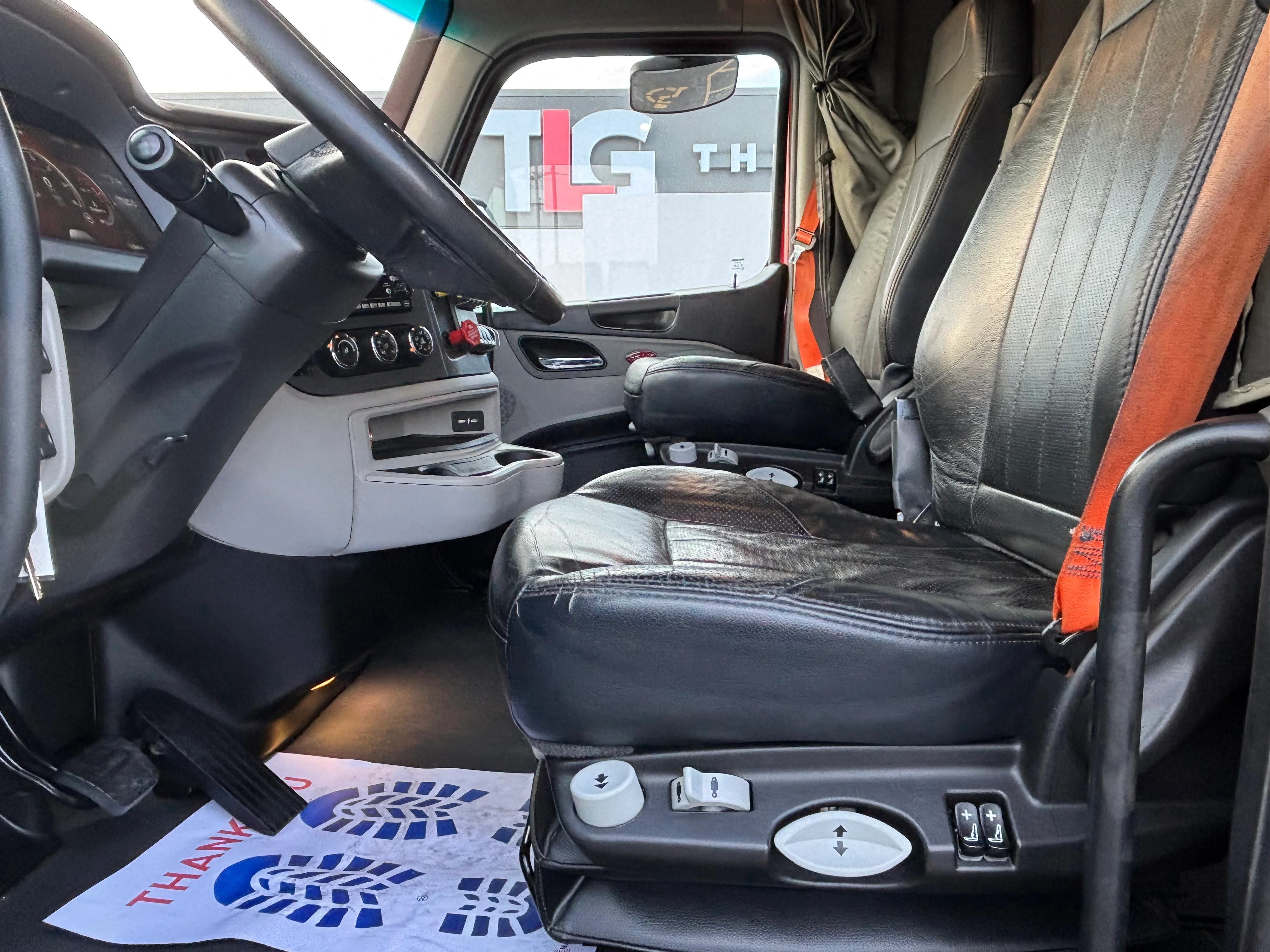 2023 Peterbilt 579 - image 13