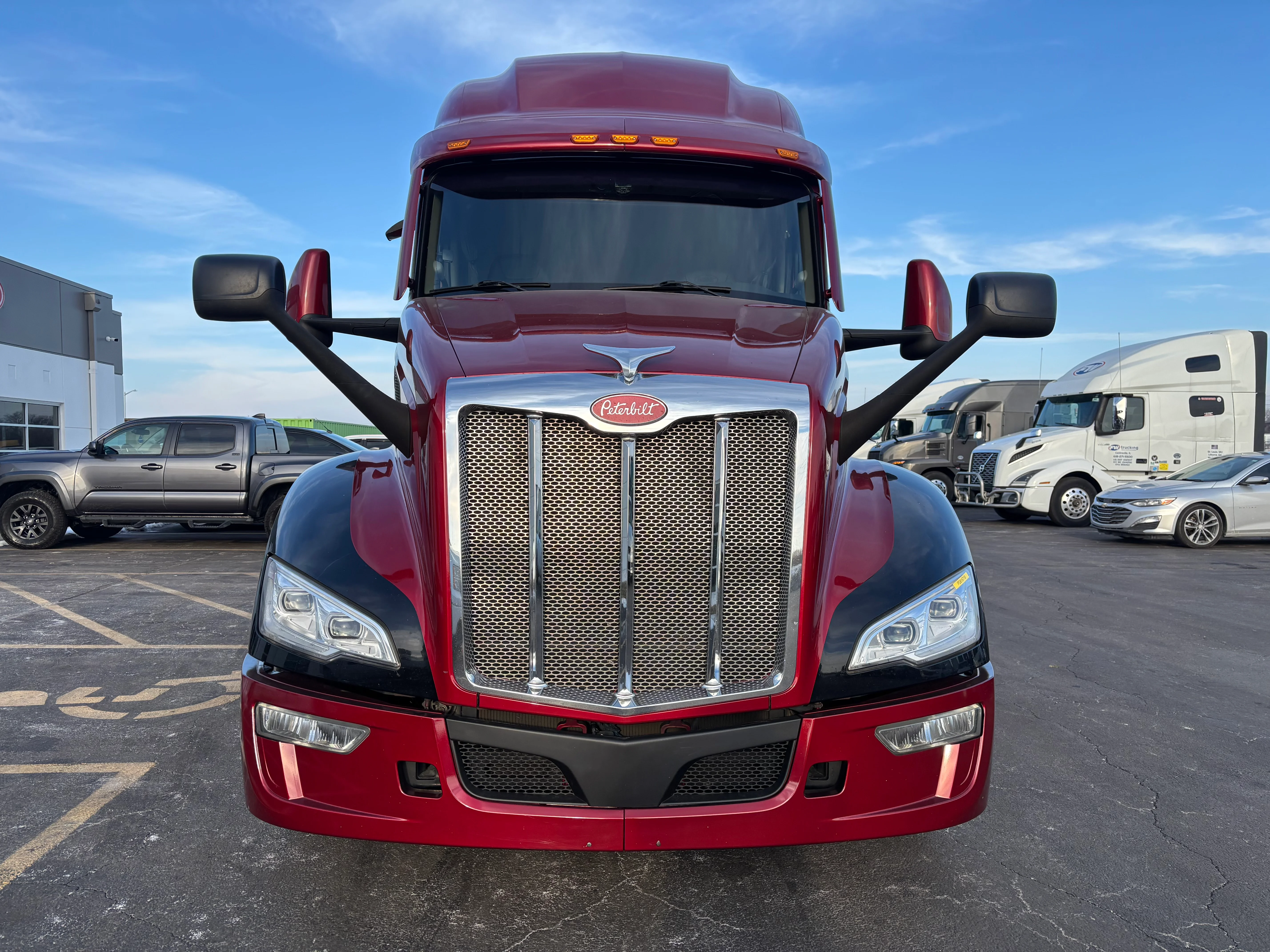 2023 Peterbilt 579 - image 3