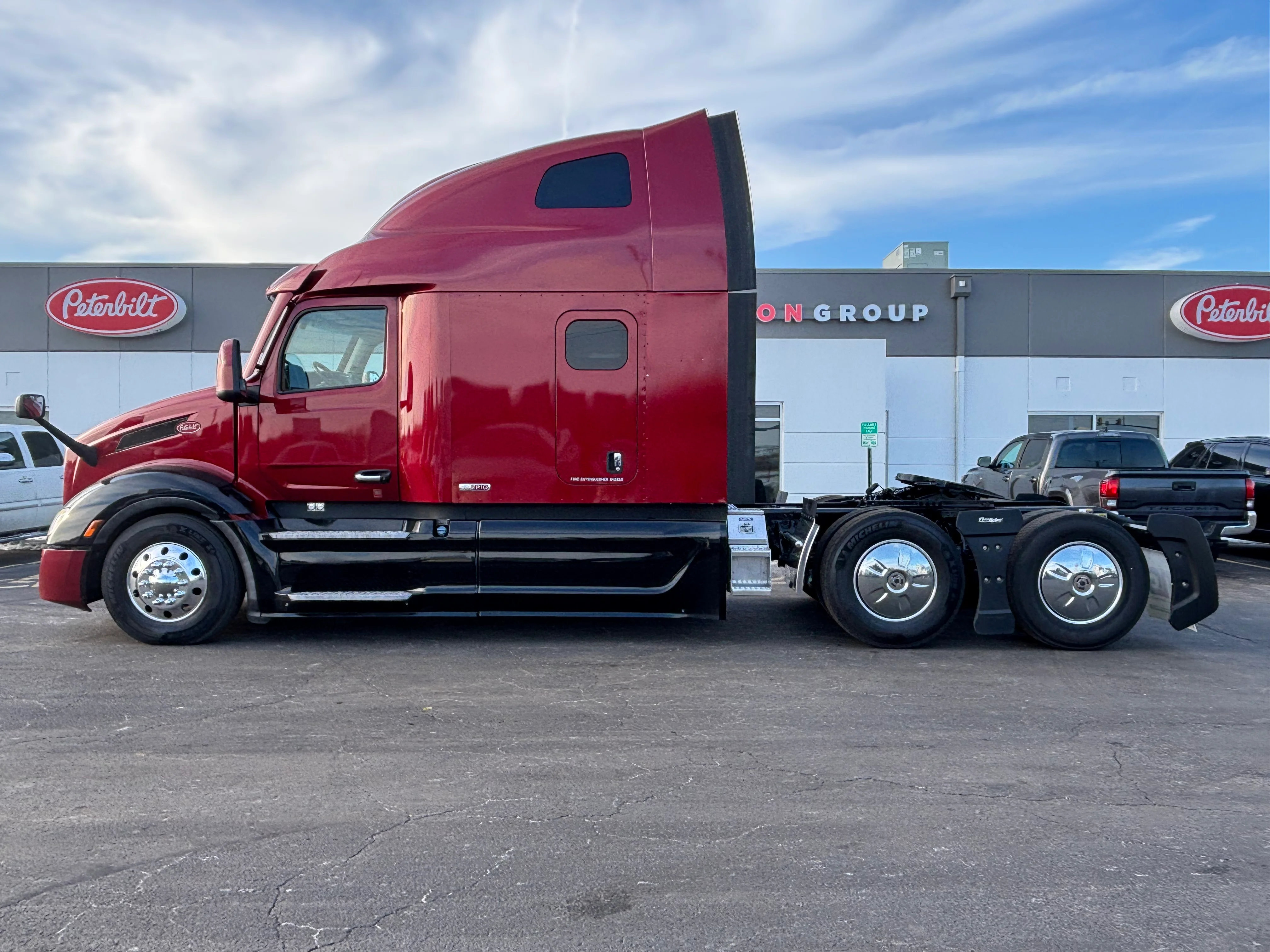 2023 Peterbilt 579 - image 4
