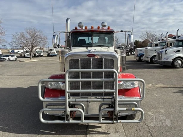 2023 Peterbilt 389 - image 8