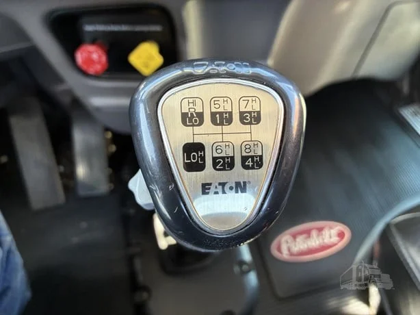 2023 Peterbilt 389 - image 23