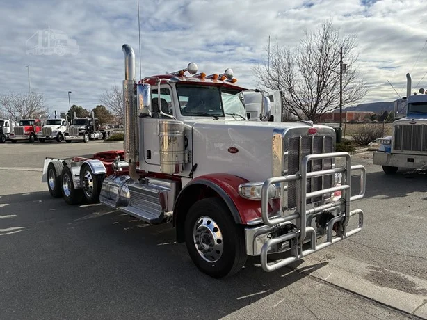 2023 Peterbilt 389 - image 7
