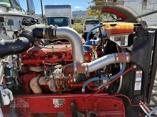 2023 Peterbilt 389 - image 9