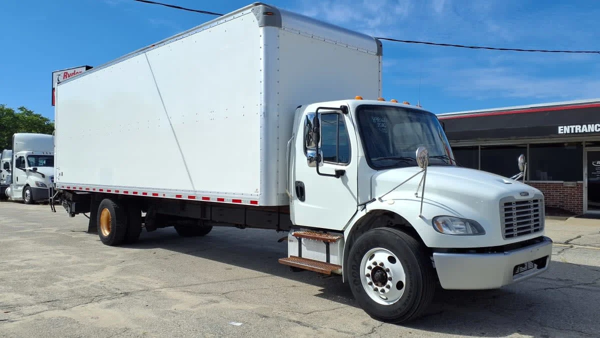 2020 Freightliner M2 106 in Warwick, RI — photo 3