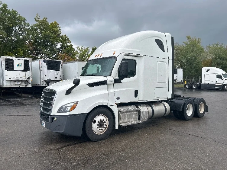 2022 Freightliner Cascadia in Chattanooga, TN — photo 3