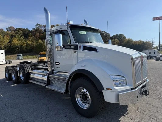 2026 Kenworth T880 in Van Buren, AR