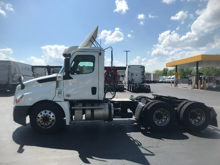 2019 Freightliner Cascadia in Reading, PA — photo 4
