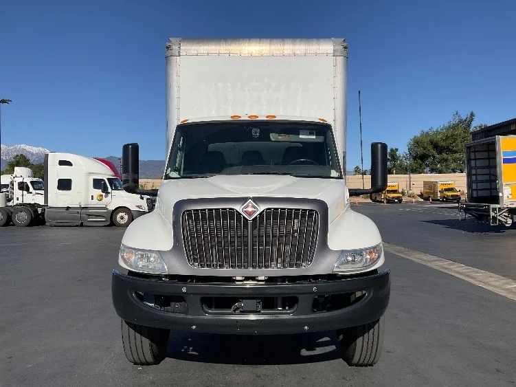 2022 International MV - image 2