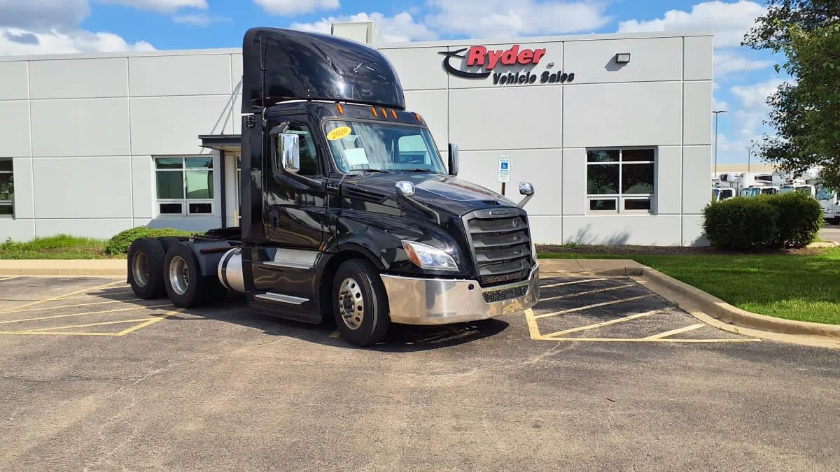 2020 Freightliner Cascadia in Bolingbrook, IL — photo 3