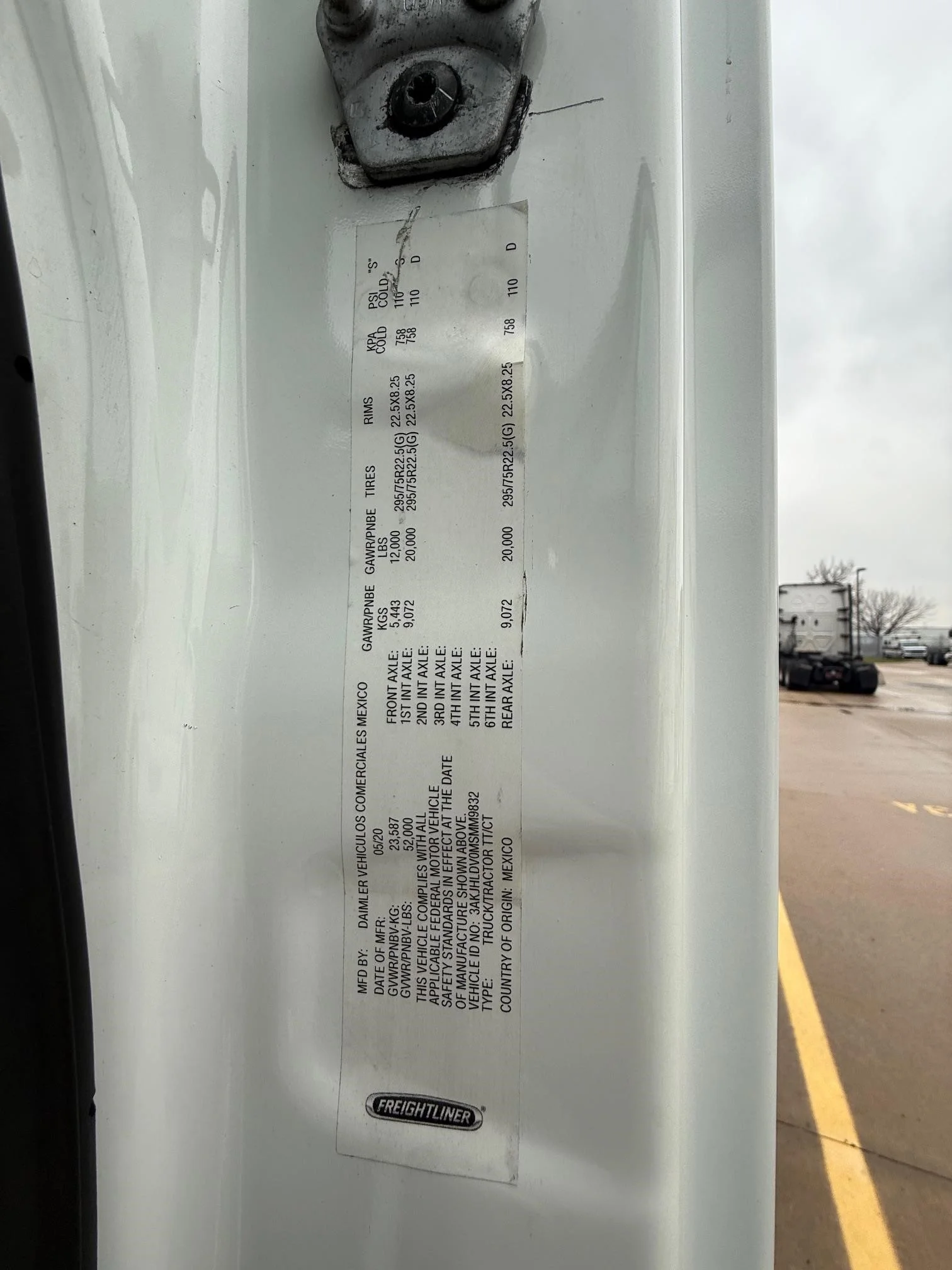 2021 Freightliner Cascadia in Midlantic, NJ — photo 18