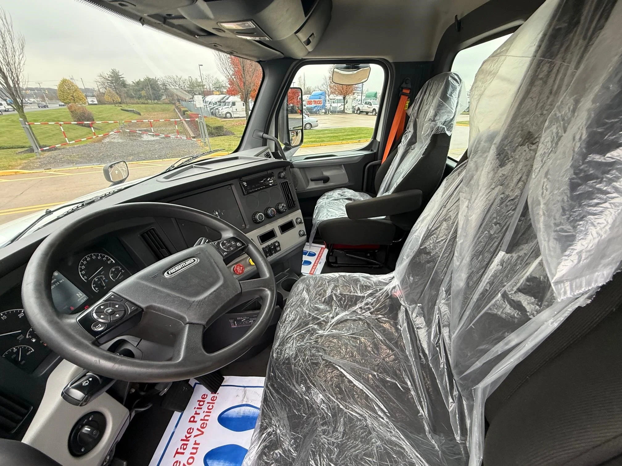 2021 Freightliner Cascadia in Midlantic, NJ — photo 9