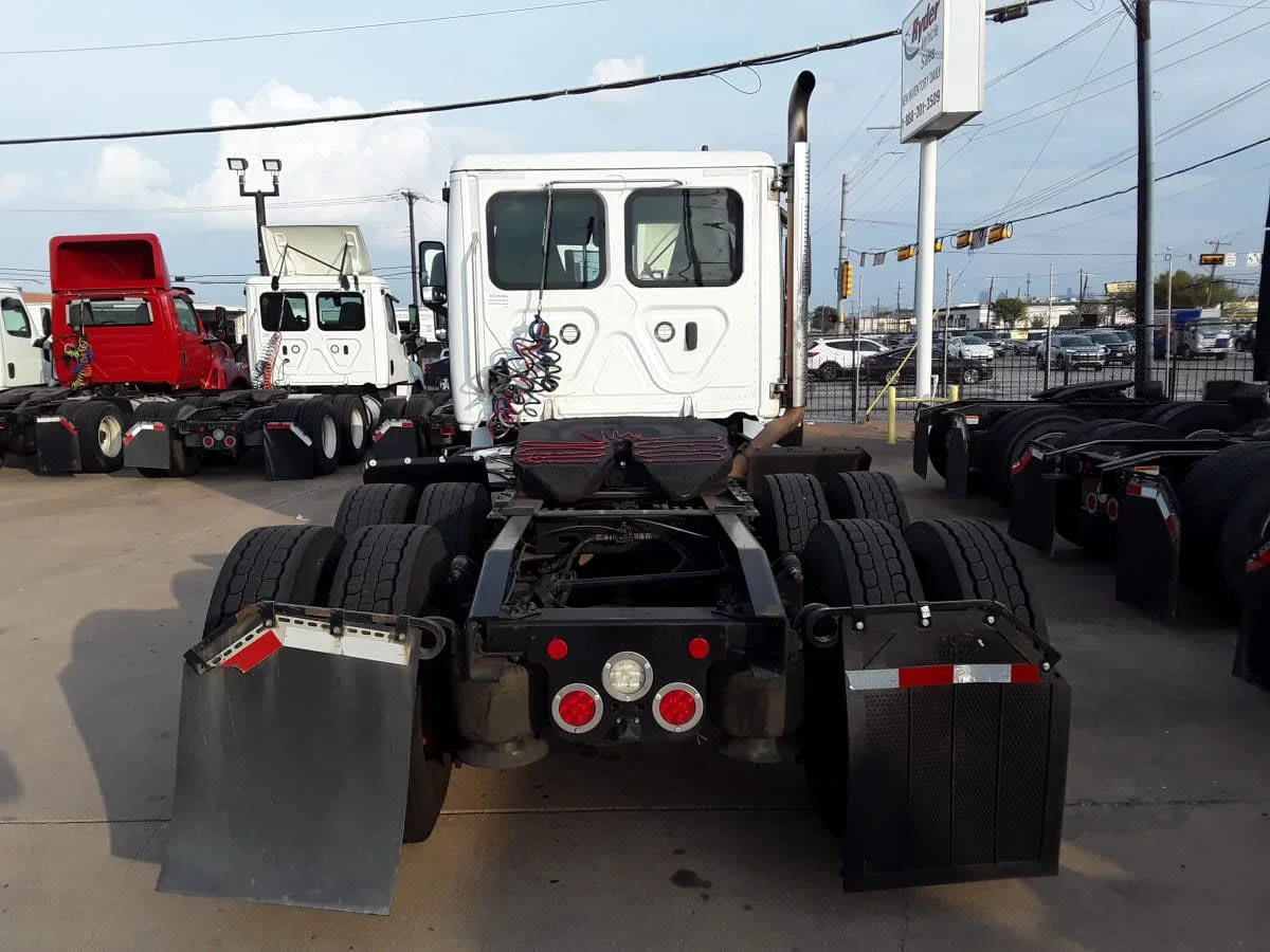 2021 Freightliner Cascadia - image 5