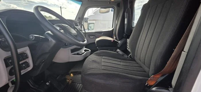 2023 Peterbilt 567 - image 12