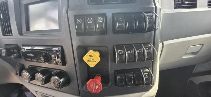 2023 Peterbilt 567 - image 15