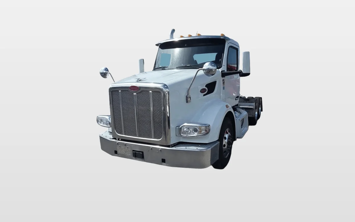 2023 Peterbilt 567 - image 1