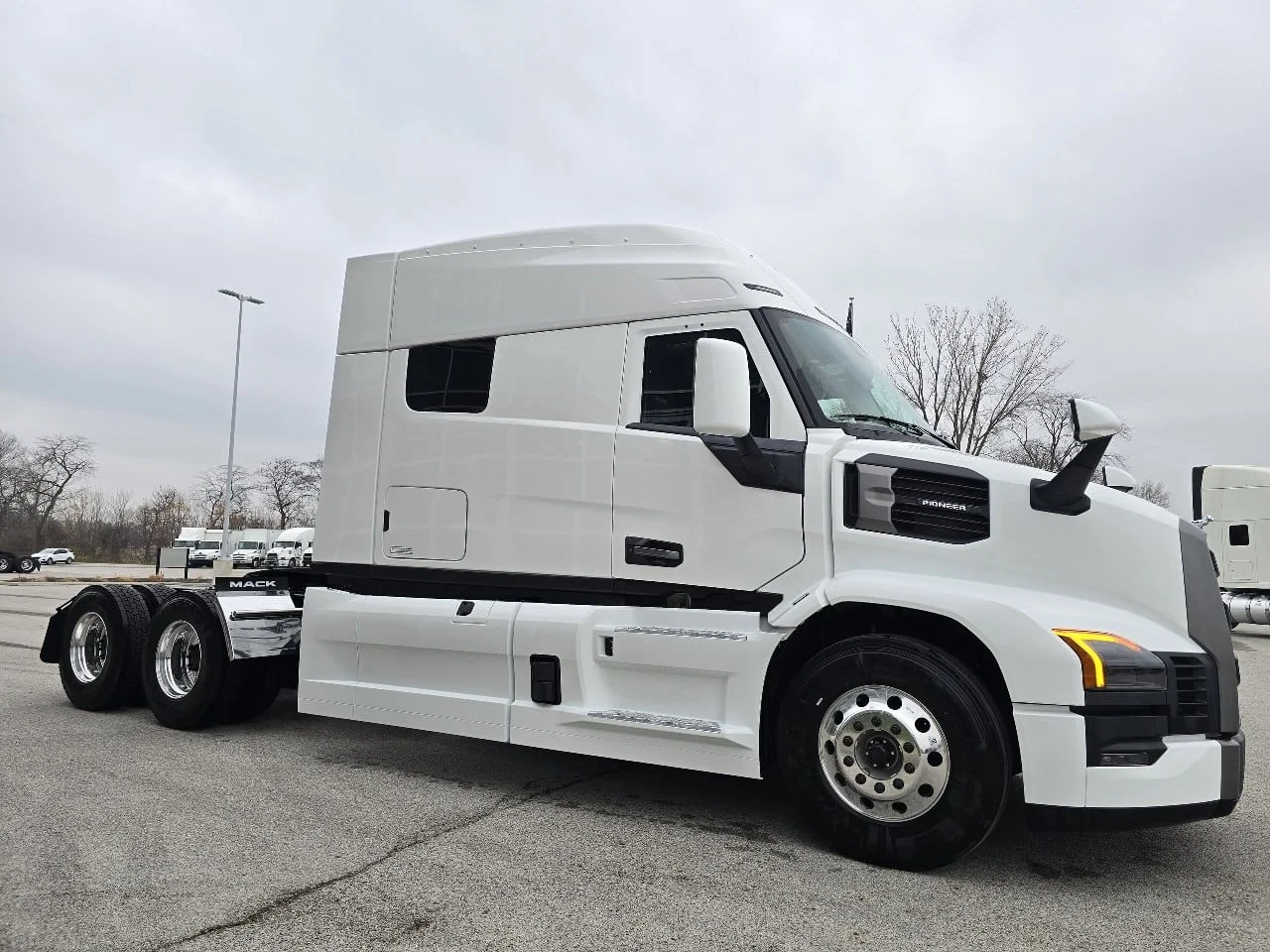 2026 Mack Pinnacle in Toledo, OH — photo 3
