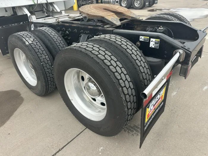 2016 Peterbilt 389 - image 5