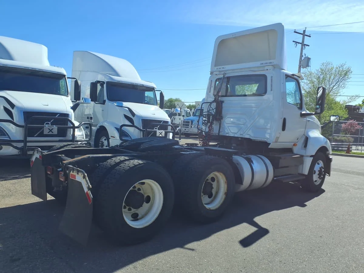 2019 International LT in Minneapolis, MN — photo 4