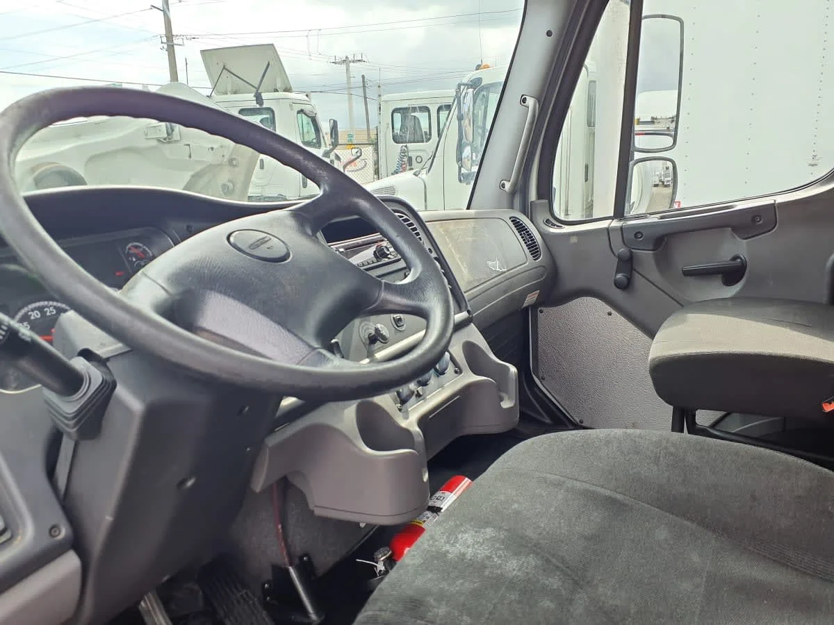 2018 Freightliner M2 106 in Miami, FL — photo 7