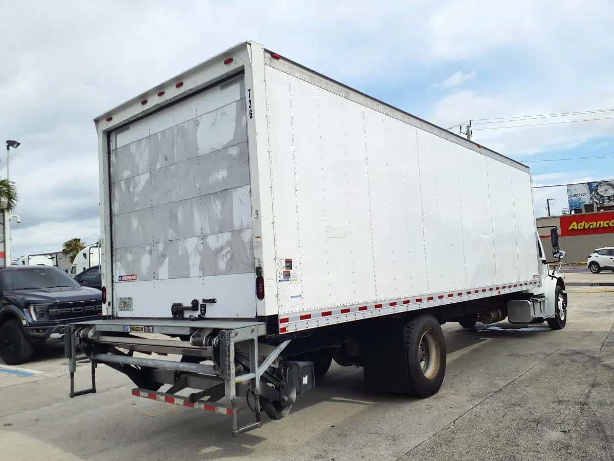 2018 Freightliner M2 106 in Miami, FL — photo 4