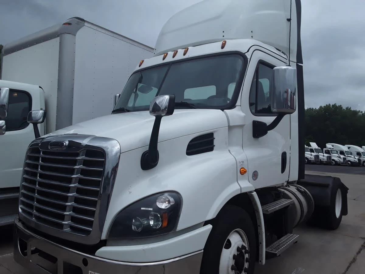 2018 Freightliner Cascadia in Kansas City, MO