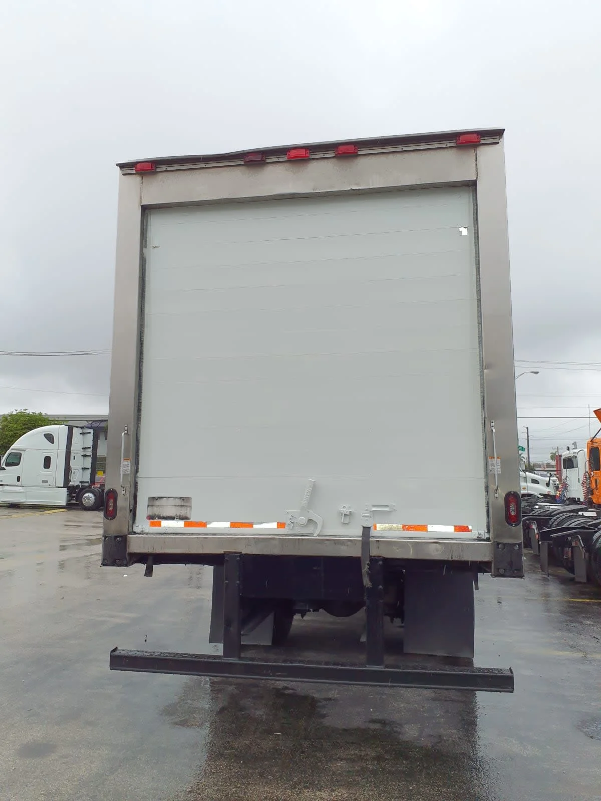 2020 Freightliner M2 106 - image 5