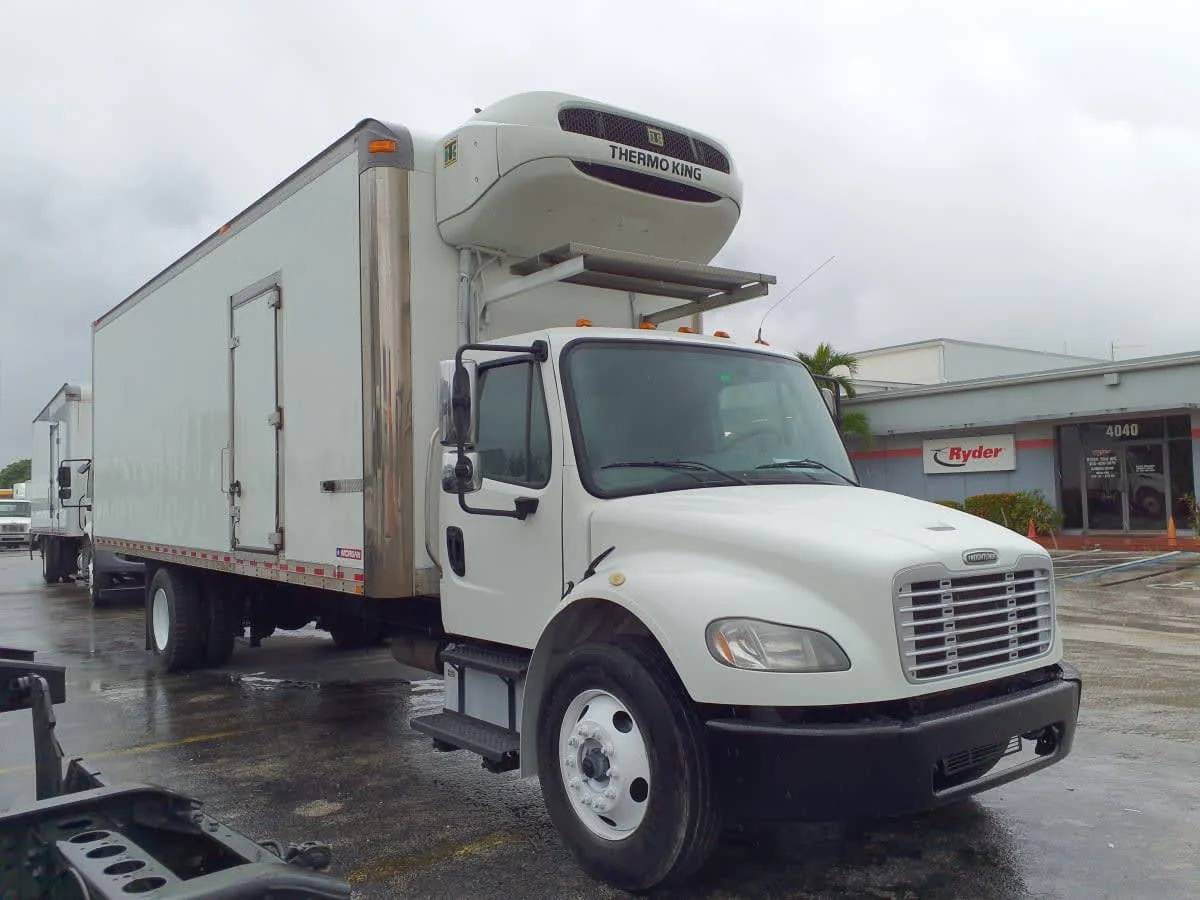 2020 Freightliner M2 106 in Miami, FL — photo 3