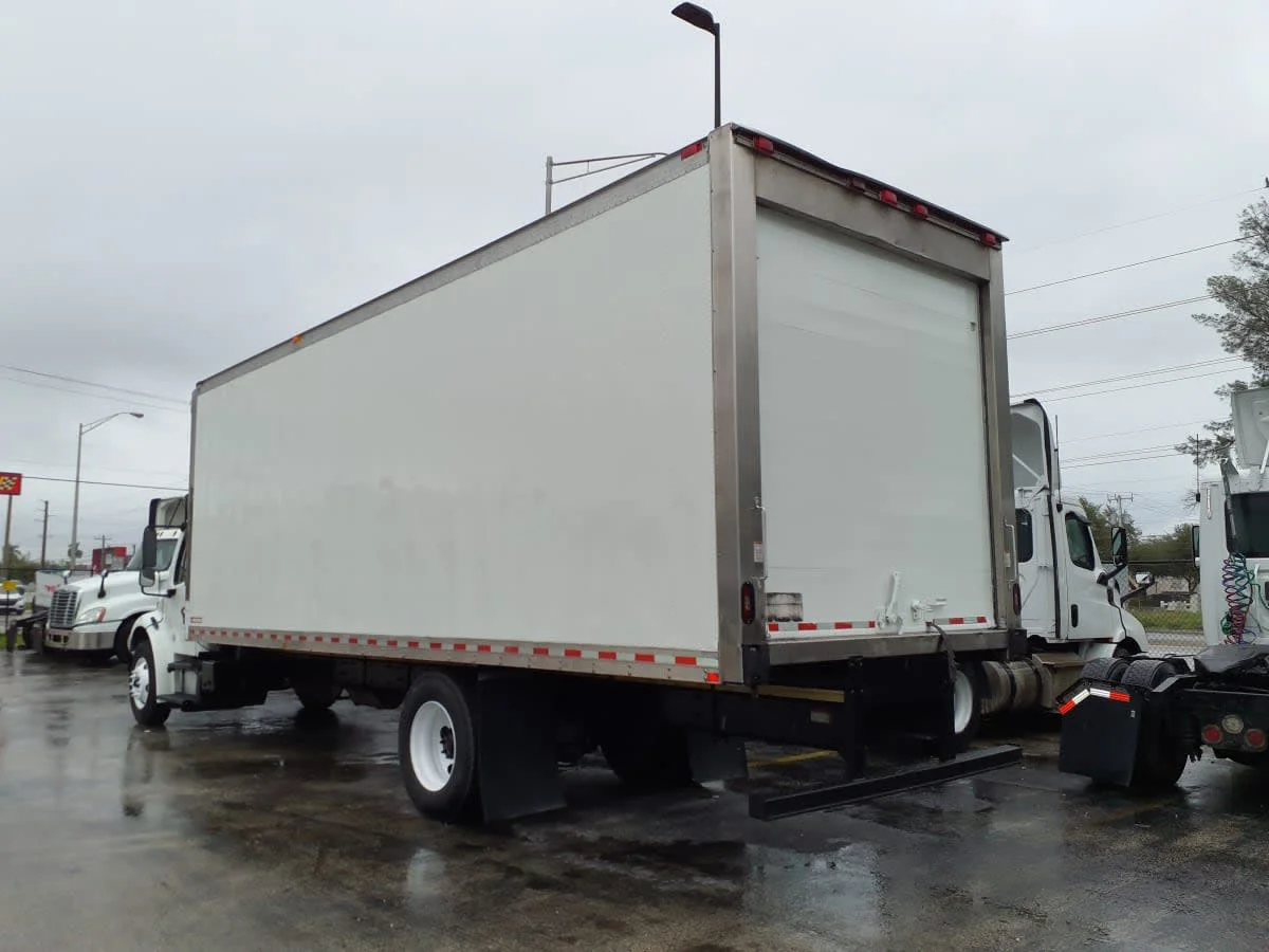 2020 Freightliner M2 106 in Miami, FL — photo 6