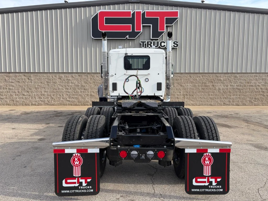 2027 Kenworth W990 in Morton, IL — photo 5