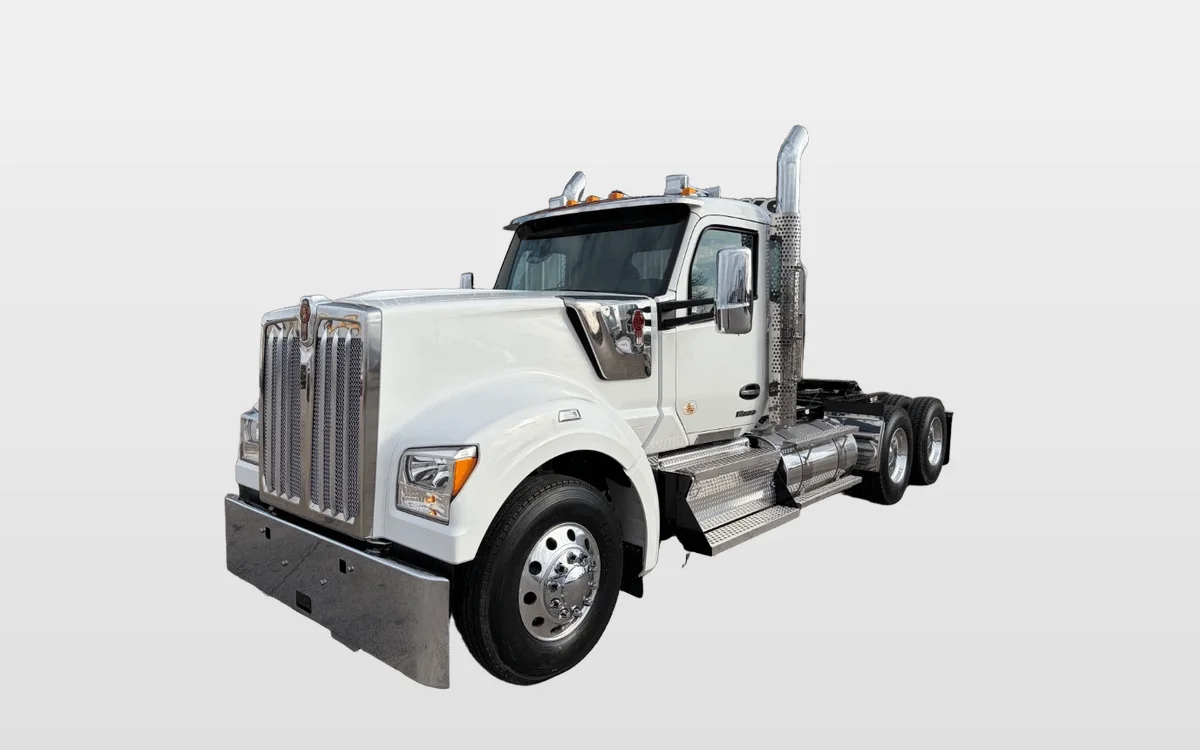 2027 Kenworth W990 - image 1