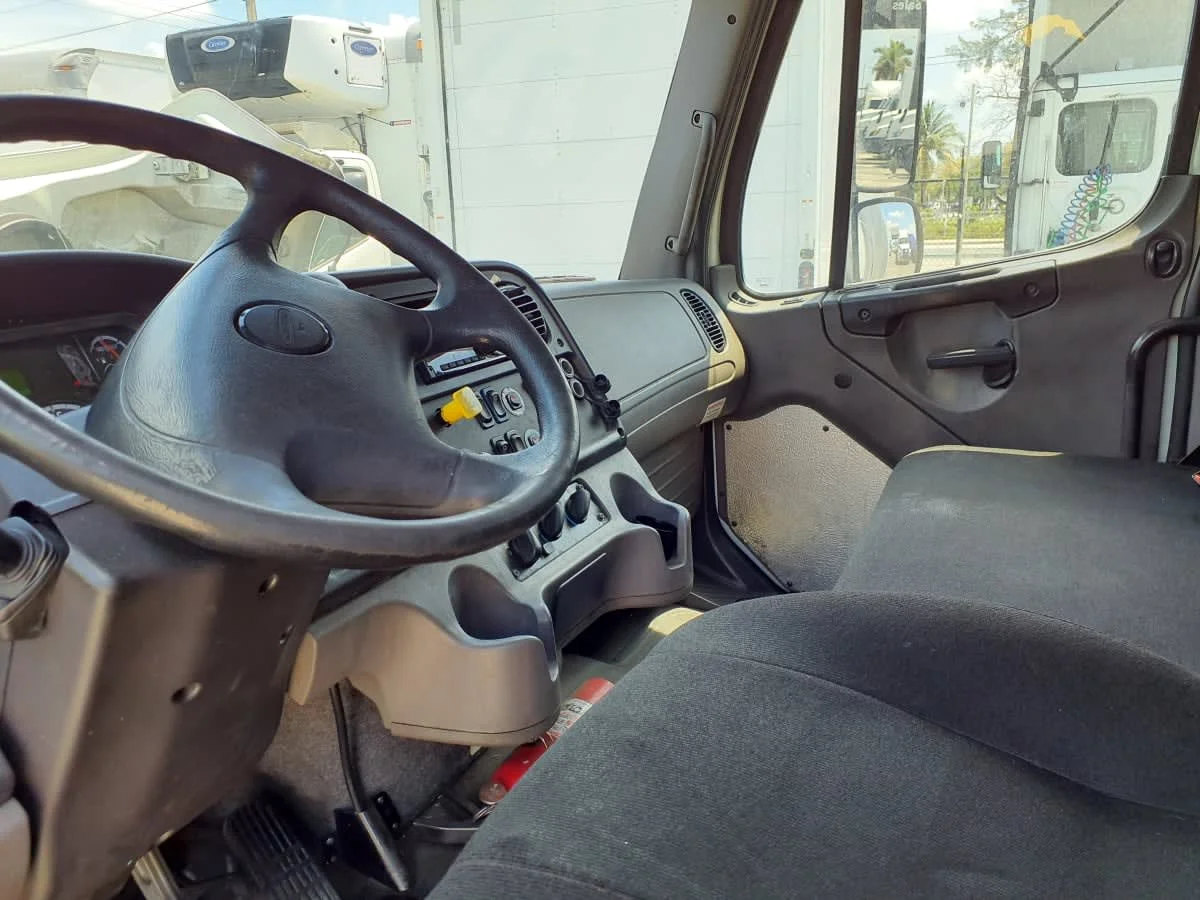 2019 Freightliner M2 106 in Miami, FL — photo 7