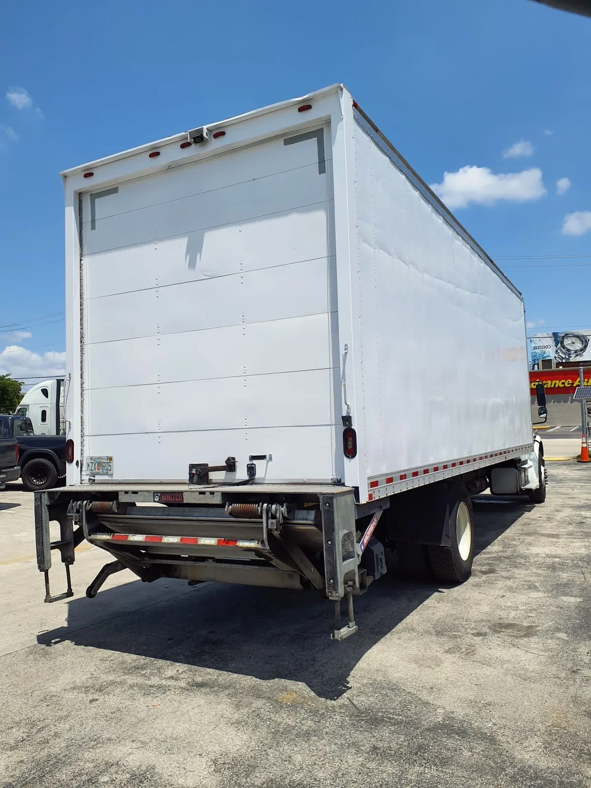 2019 Freightliner M2 106 in Miami, FL — photo 4