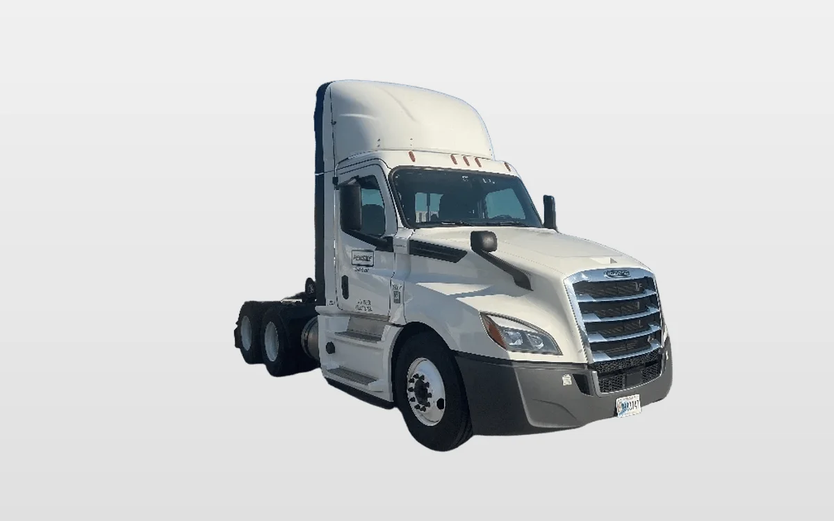 2020 Freightliner Cascadia in Earth City, MO