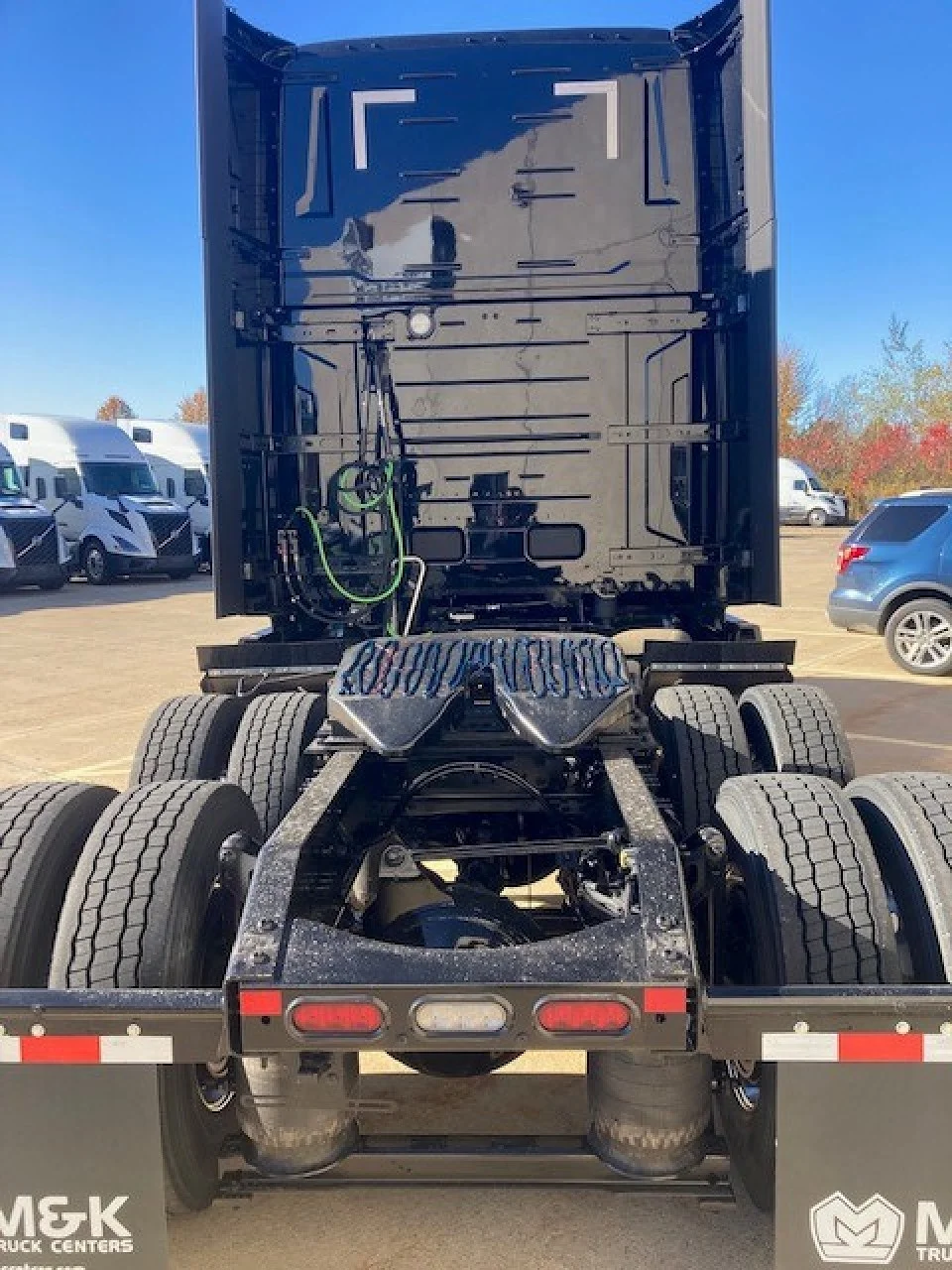 2026 Volvo VNL 860 in Amherst, OH — photo 4