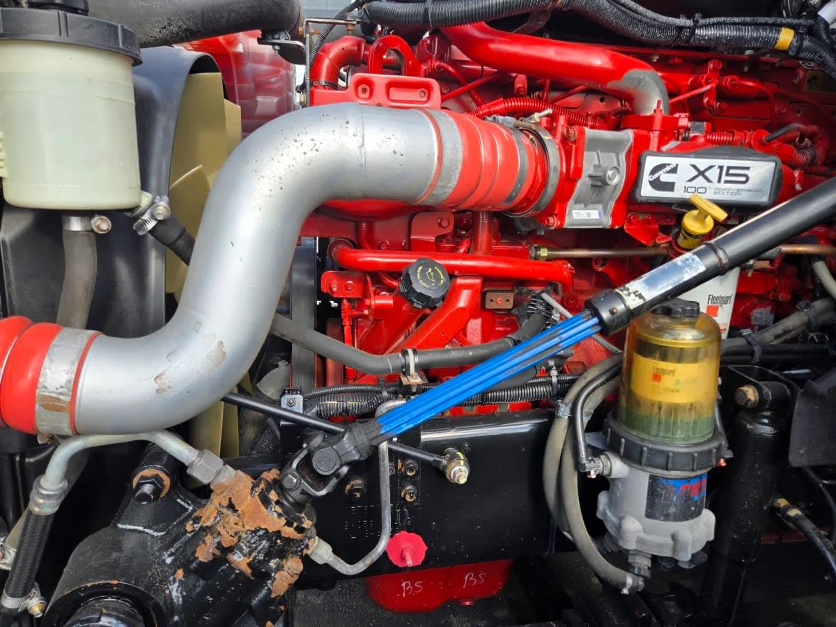 2020 International LT - image 9