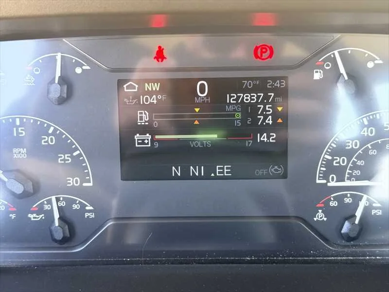 2024 Volvo VNR 640 - image 16