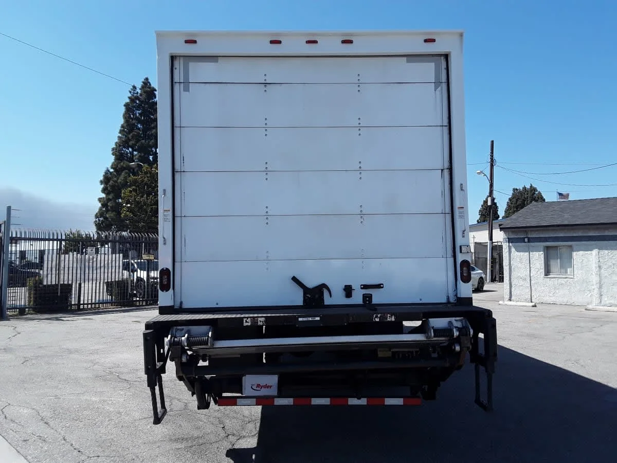 2017 Freightliner M2 106 in Montebello, CA — photo 5