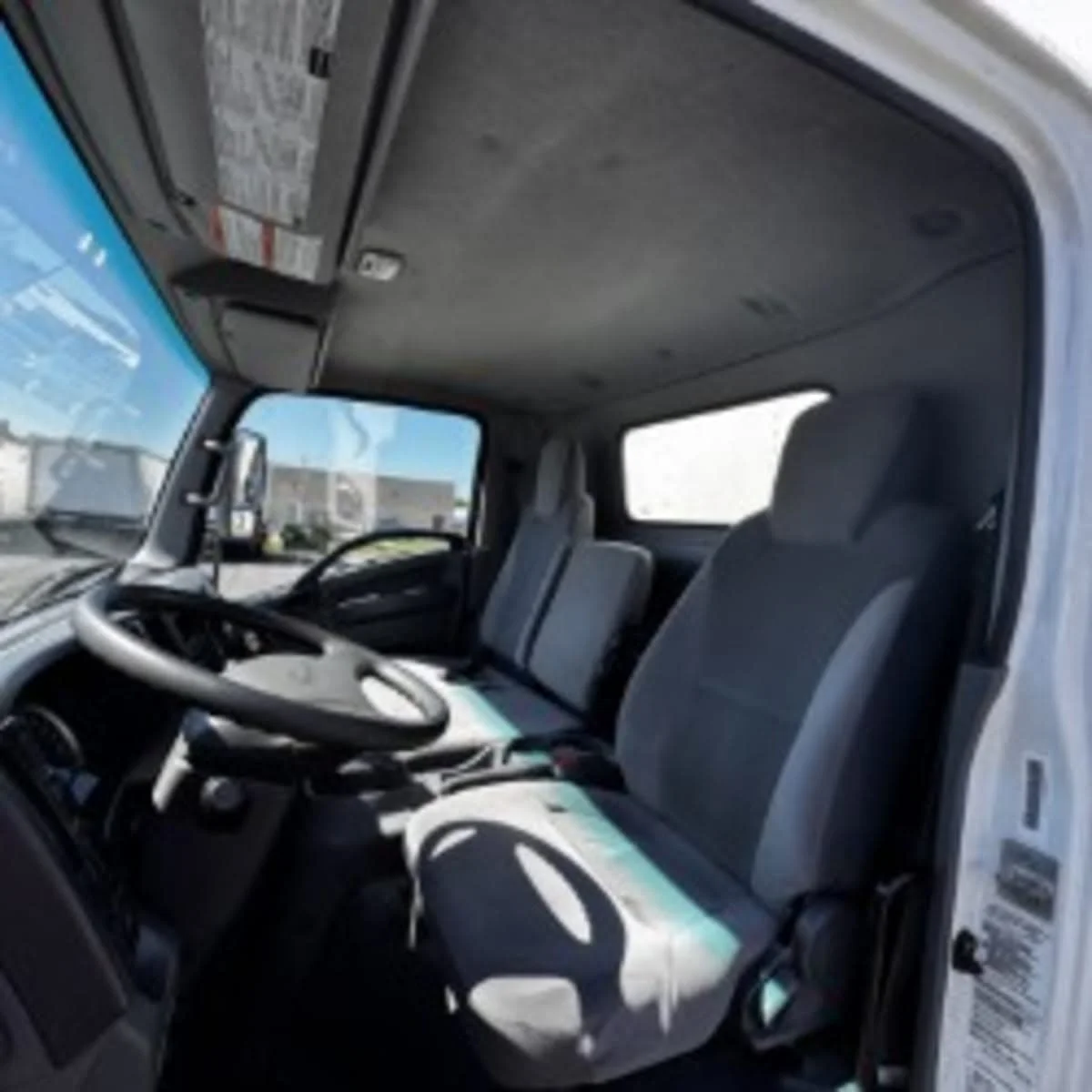 2019 Isuzu NPR - image 7