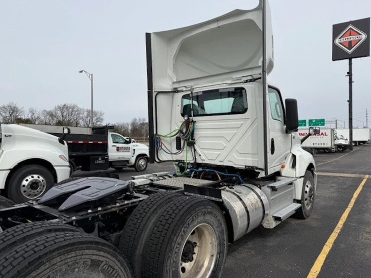 2025 International LT - image 5