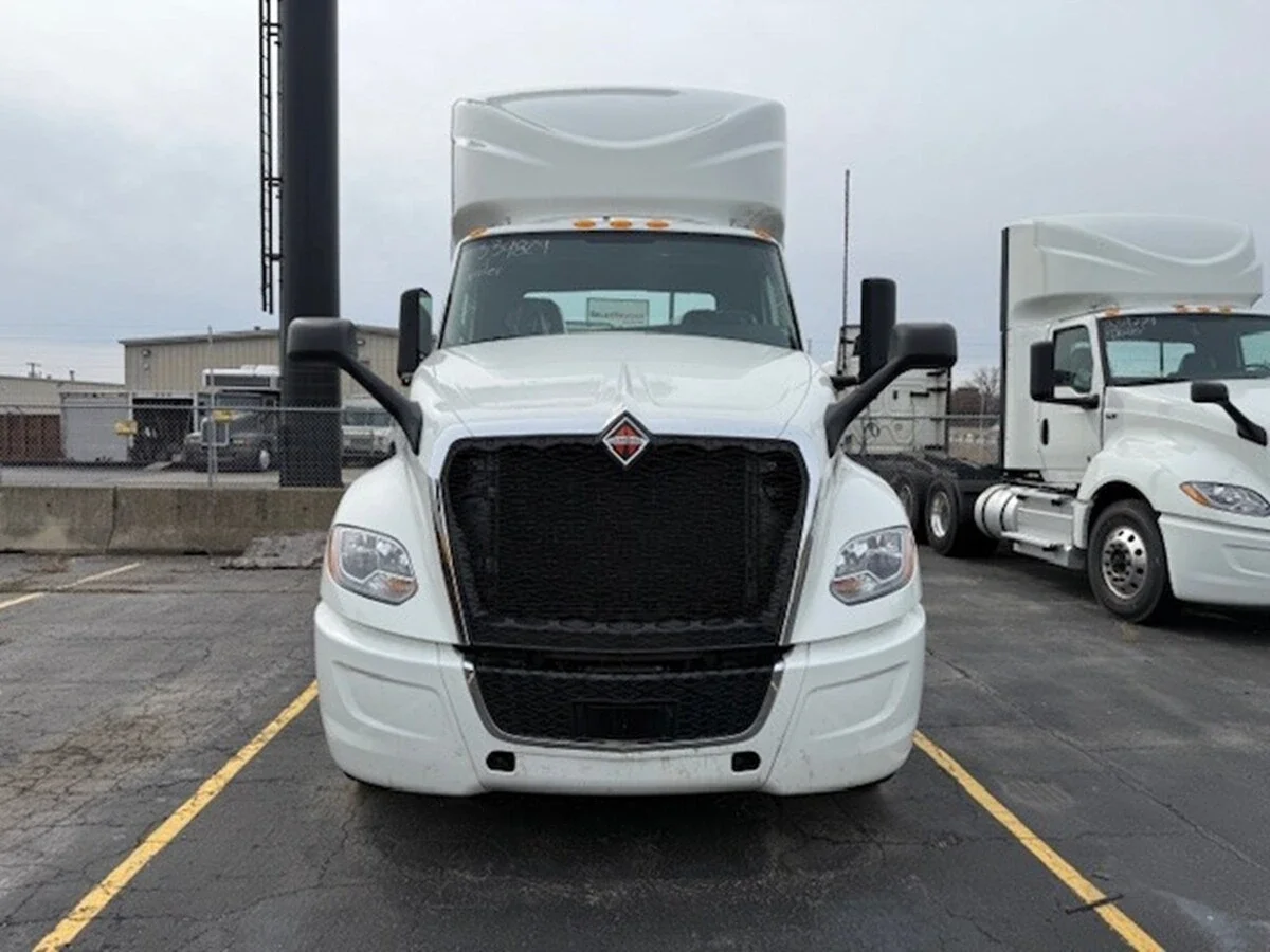 2025 International LT - image 3
