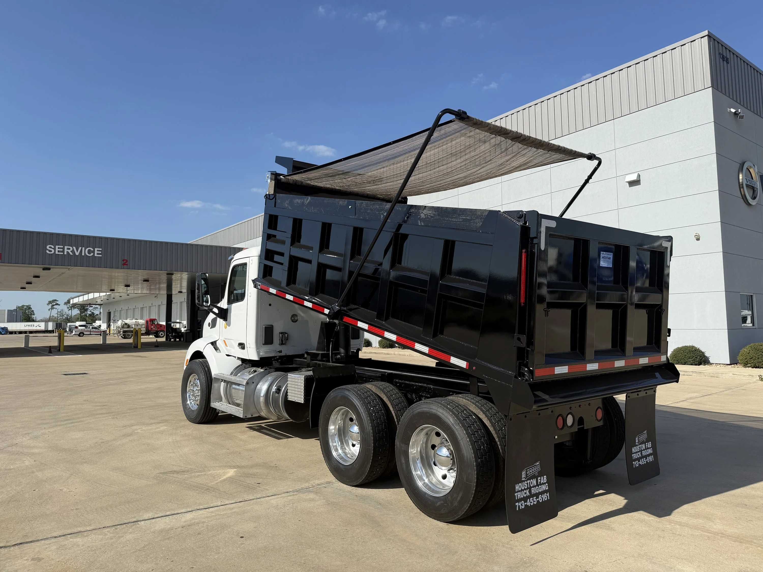 2017 Peterbilt 579 - image 7