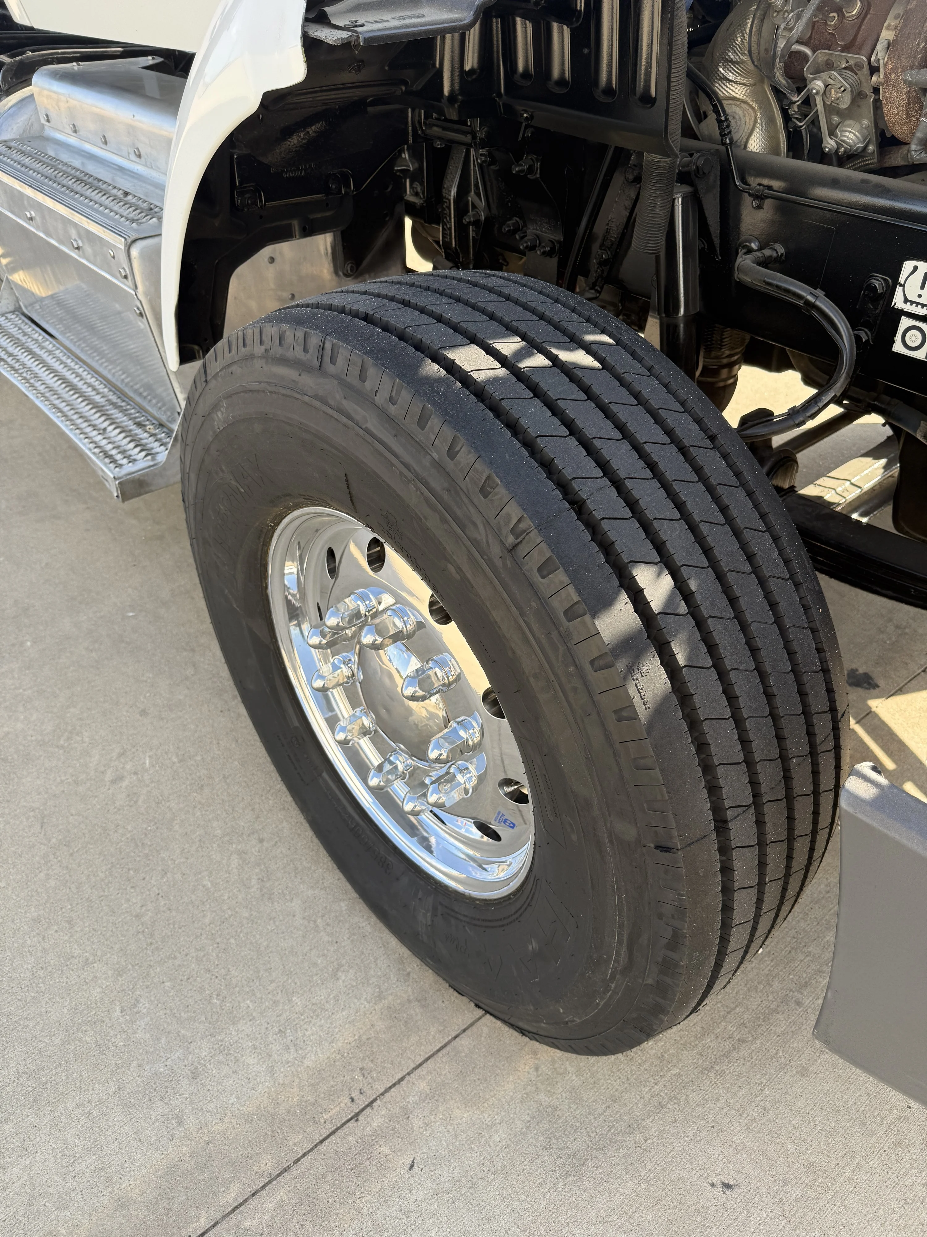 2017 Peterbilt 579 - image 22