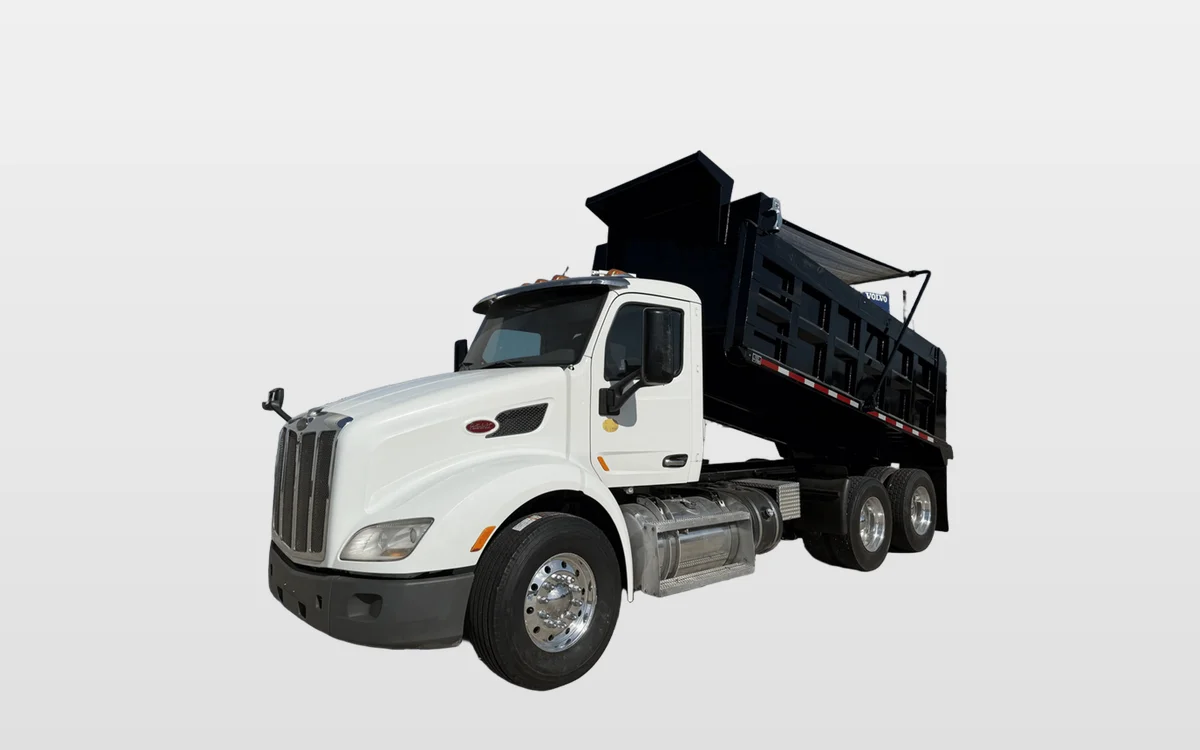 2017 Peterbilt 579 - image 1