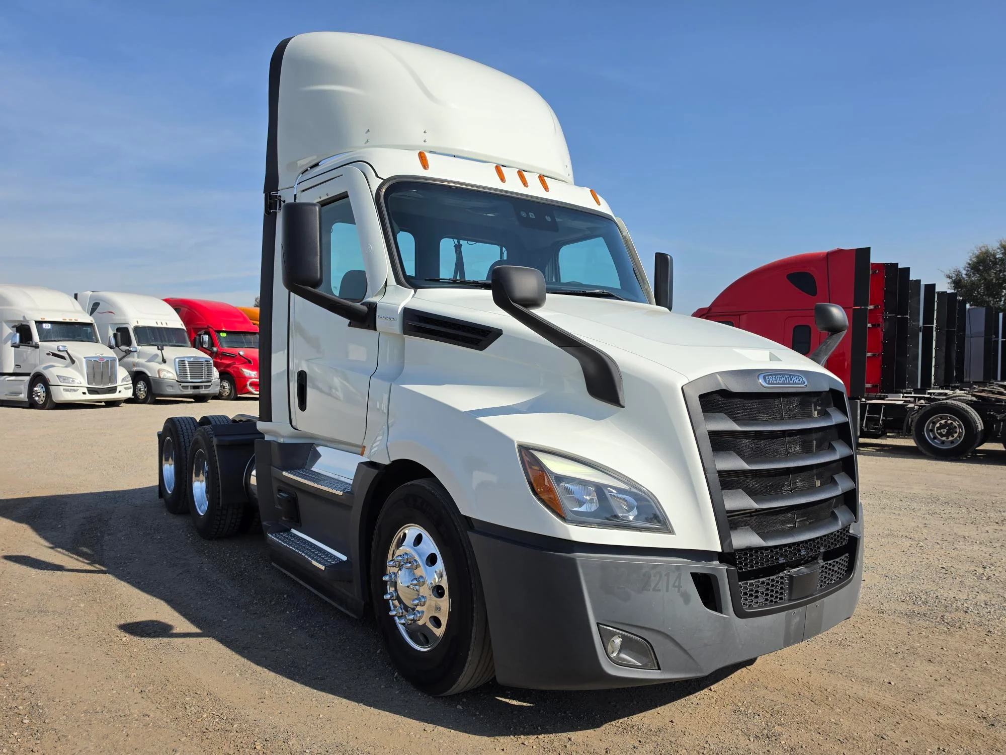 2022 Freightliner Cascadia in Selectrucks Fontana, CA — photo 8