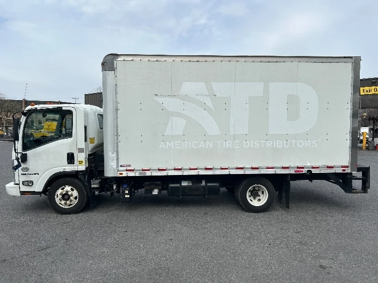 2021 Isuzu NPR - image 4